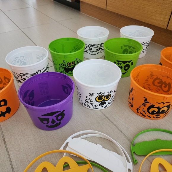 10 Macdonalds Boo Buckets - Picture 2 of 6